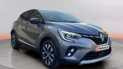 Cinza Usado 2023 Renault Captur Techno SUV | € 16.890 (Bom preço)