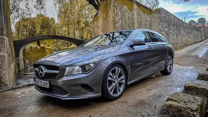 Cinzento Usado 2016 Mercedes CLA200 Carrinha | € 15.990 (Preço justo)