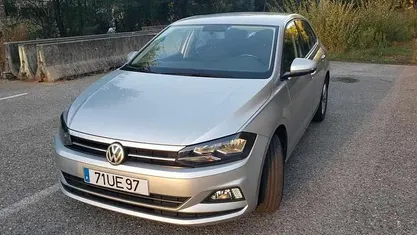 Usado VW Polo 76 HP (55 kW) 2018 Cinzento Citadino