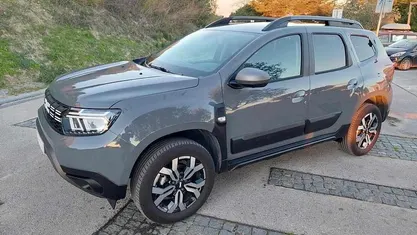 Cinzento Usado 2023 Dacia Duster Citadino | € 19.250 (Preço justo)