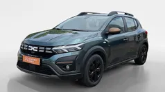 Verde Usado 2024 Dacia Sandero Extreme Sedan | € 17.352 (Preço justo)