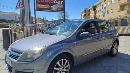 Cinzento Usado 2005 Opel Astra | € 3.565 (Bom preço)