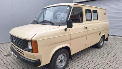 Usado Ford Transit 68 HP (50 kW) 1980 Sedan