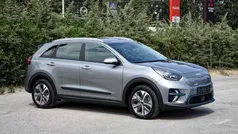 Cinzento Usado 2022 Kia e-Niro SUV | € 24.990 (Bom preço)