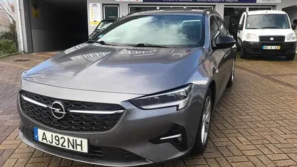 Usado Opel Insignia 122 HP (89 kW) 2021 Cinzento Carrinha