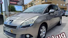 Castanho Usado 2010 Peugeot 5008 Monovolume | € 6.965 (Preço justo)