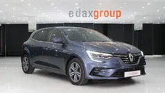 Cinzento Usado 2021 Renault Mégane IV Intens Sedan | € 15.490 (Preço justo)