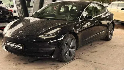 Preto Usado 2020 Tesla Model 3 Sedan | € 28.990 (Preço justo)