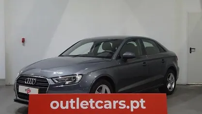 Usado Audi A3 Business 116 HP (85 kW) 2019 Cinzento escuro Sedan