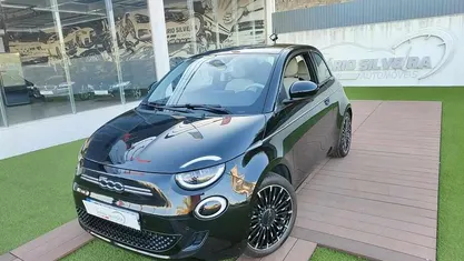 Preto Usado 2021 Fiat 500e Sedan | € 21.990 (Preço justo)