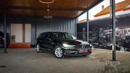 Usado Volvo V60 197 HP (144 kW) 2020 Preto Carrinha