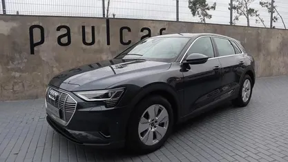 Usado Audi e-tron 300 kW (408 HP) 2022 Cinzento SUV