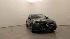 Preto obsidian Usado 2023 Mercedes C220 Avantgarde Sedan | € 46.490 (Preço justo)