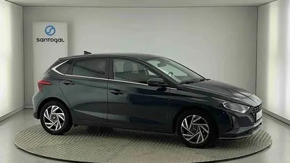 Cinzento Usado 2024 Hyundai i20 Comfort Citadino | € 17.800 (Preço justo)