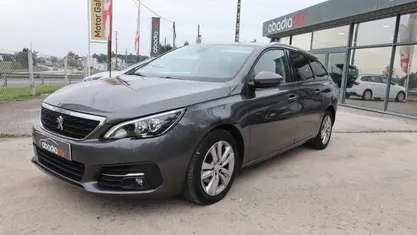 Usado Peugeot 308 Style 131 HP (96 kW) 2018 Cinzento Carrinha