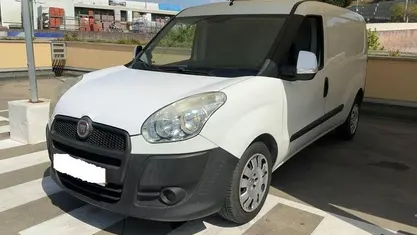 Usado Fiat Doblò 105 HP (77 kW) 2012 Branco Monovolume