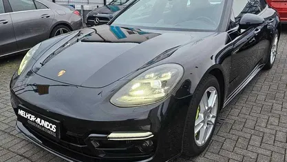 Usado Porsche Panamera Sport Turismo 330 HP (242 kW) 2020 Preto