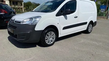 Branco Usado 2018 Citroën Berlingo Feel Monovolume | € 11.250 (Preço justo)