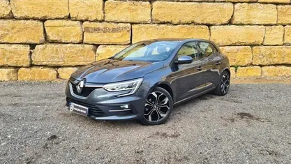Usado Renault Mégane IV Intens 115 HP (84 kW) 2022 Cinzento Citadino