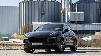 Usado Porsche Cayenne 333 HP (244 kW) 2016 Preto SUV