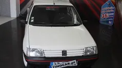 Branco Usado 1992 Peugeot 205 Citadino | € 3.500