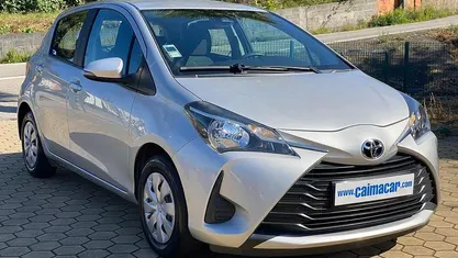 Usado Toyota Yaris Comfort 69 HP (50 kW) 2018