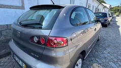 Cinzento Usado 2002 Seat Ibiza Citadino | € 2.500 (Bom preço)