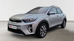 Cinza Usado 2024 Kia Stonic SUV | € 16.900 (Preço justo)