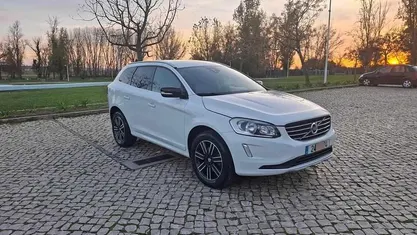 Branco Usado 2017 Volvo XC60 SUV | € 22.250 (Preço justo)