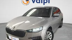 Cinzento Usado 2024 Skoda Scala Citadino | € 24.450 (Preço justo)