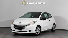 Branco Usado 2014 Peugeot 208 Access Citadino | € 7.900 (Preço justo)