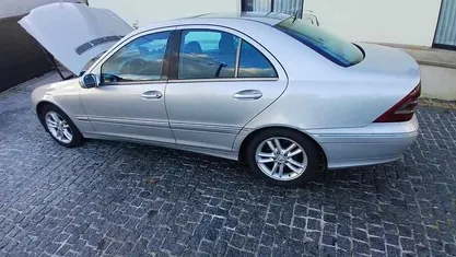 Usado Mercedes C220 143 HP (105 kW) 2001