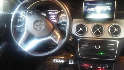 Cinzento Usado 2015 Mercedes CLA220 Sedan | € 21.500 (Preço justo)