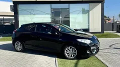 Preto Usado 2012 Renault Mégane III Bose Edition Coupé | € 9.750 (Preço justo)