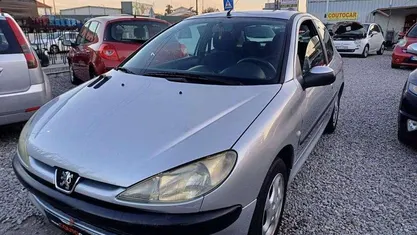 Cinzento Usado 2002 Peugeot 206 | € 2.699 (Preço justo)
