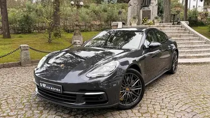 Usado Porsche Panamera 422 HP (310 kW) 2017 Cinzento