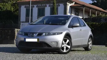 Cinzento Usado 2009 Honda Civic | € 7.950 (Preço justo)