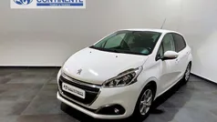 Branco Usado 2016 Peugeot 208 Style Citadino | € 9.450 (Preço justo)