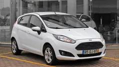 Branco Usado 2015 Ford Fiesta Trend Citadino | € 9.990 (Preço justo)