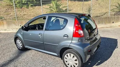 Cinzento Usado 2007 Peugeot 107 Citadino | € 3.750 (Preço justo)