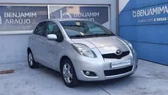 Cinza Usado 2010 Toyota Yaris Comfort | € 7.900 (Preço justo)