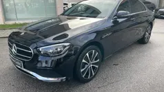 Preto obsidian Usado 2023 Mercedes E300 Avantgarde Sedan | € 55.250 (Preço justo)