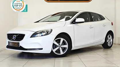 Usado Volvo V40 Summum 115 HP (84 kW) 2014 Branco Carrinha