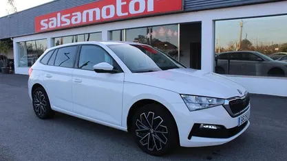 Usado Skoda Scala 95 HP (69 kW) 2023 Branco Citadino