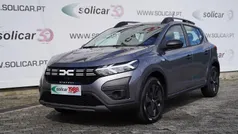 Cinza Usado 2025 Dacia Sandero Essentiel Citadino | € 20.000 (Preço elevado)