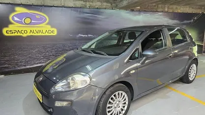 Usado Fiat Grande Punto 69 HP (50 kW) 2012 Cinzento Citadino