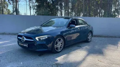 Usado Mercedes A180 Style 116 HP (85 kW) 2022 Azul