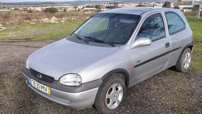 Cinzento Usado 1999 Opel Corsa Citadino | € 1.250 (Bom preço)