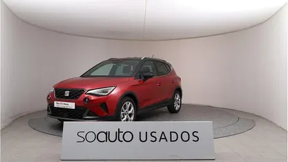 Usado Seat Arona FR 110 HP (80 kW) 2022 Vermelho escuro metalizado SUV