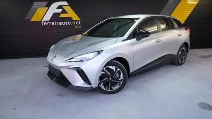 Cinza Usado 2024 MG MG4 EV Citadino | € 21.200 (Preço justo)